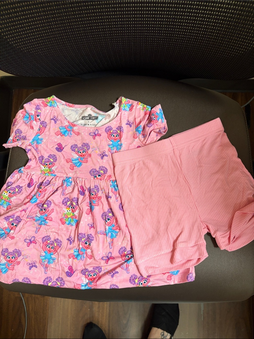Bums & Roses - Abby cadabby two piece shorts and peplum top - short sleeve -4T